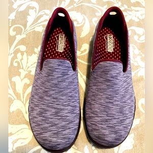 Skechers slip in comfort shoes size 8